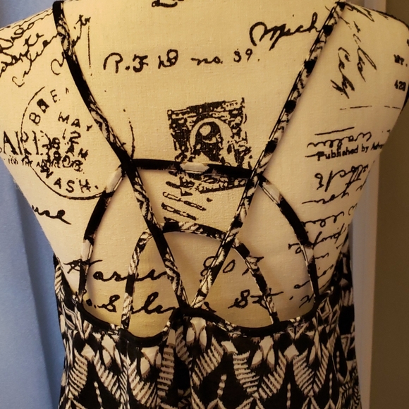 Summer Top - Picture 2 of 4